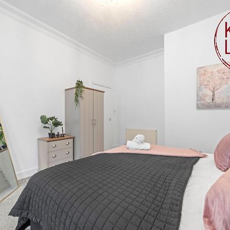 Bute Apartment By Klass Living Coatbridge Esterno foto
